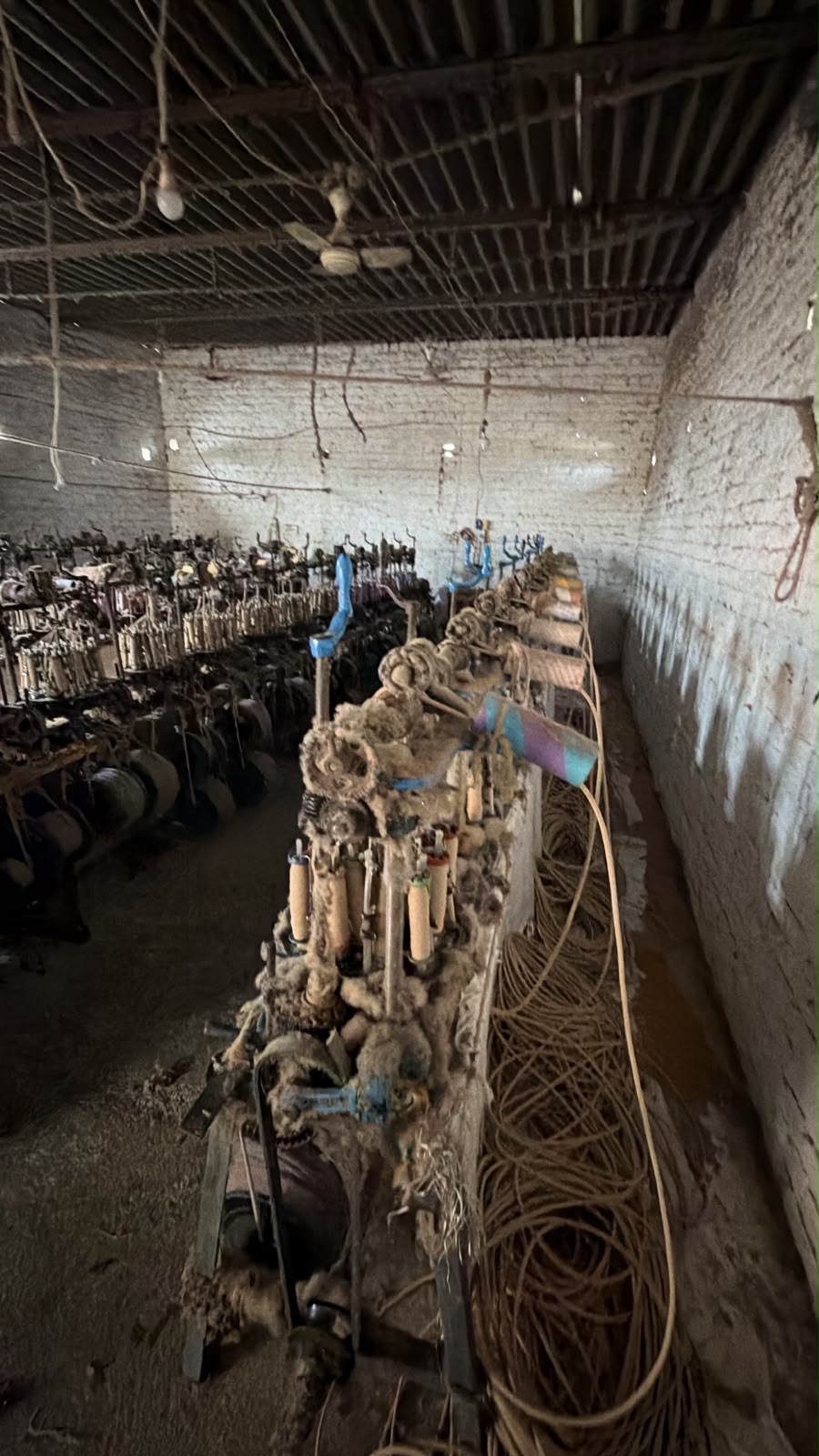 Heavy-Duty Cotton Yarn Looms & Spooling Machinery in Action